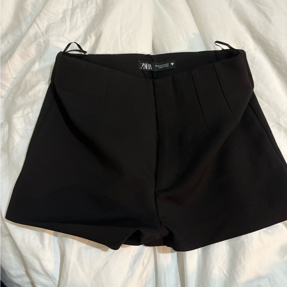 Zara Women's Elegant Black High Waist Shorts